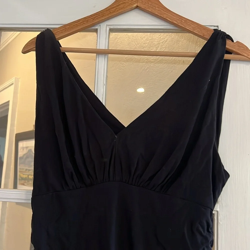 Black CAbi sleeveless tank top - Picture 2 of 5
